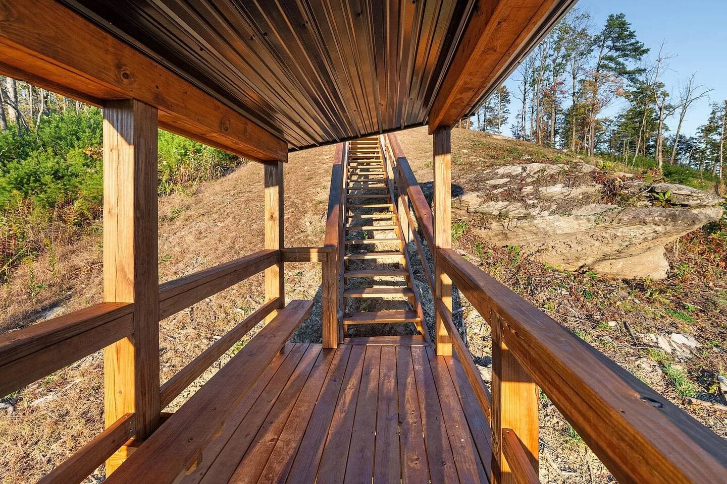 Skybox Cabin | Panoramic Gorge Views + Hot Tub — photo 17 of 100