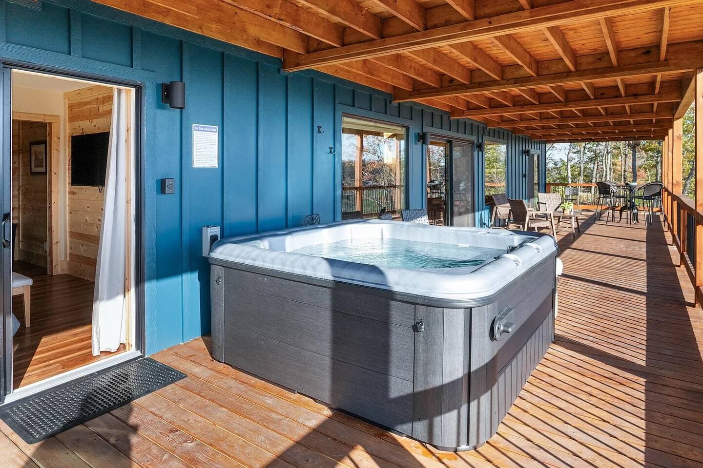 Skybox Cabin | Panoramic Gorge Views + Hot Tub — photo 23 of 100