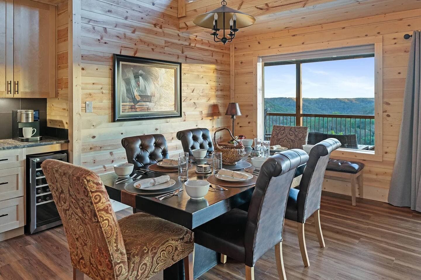 Skybox Cabin | Panoramic Gorge Views + Hot Tub — photo 59 of 100
