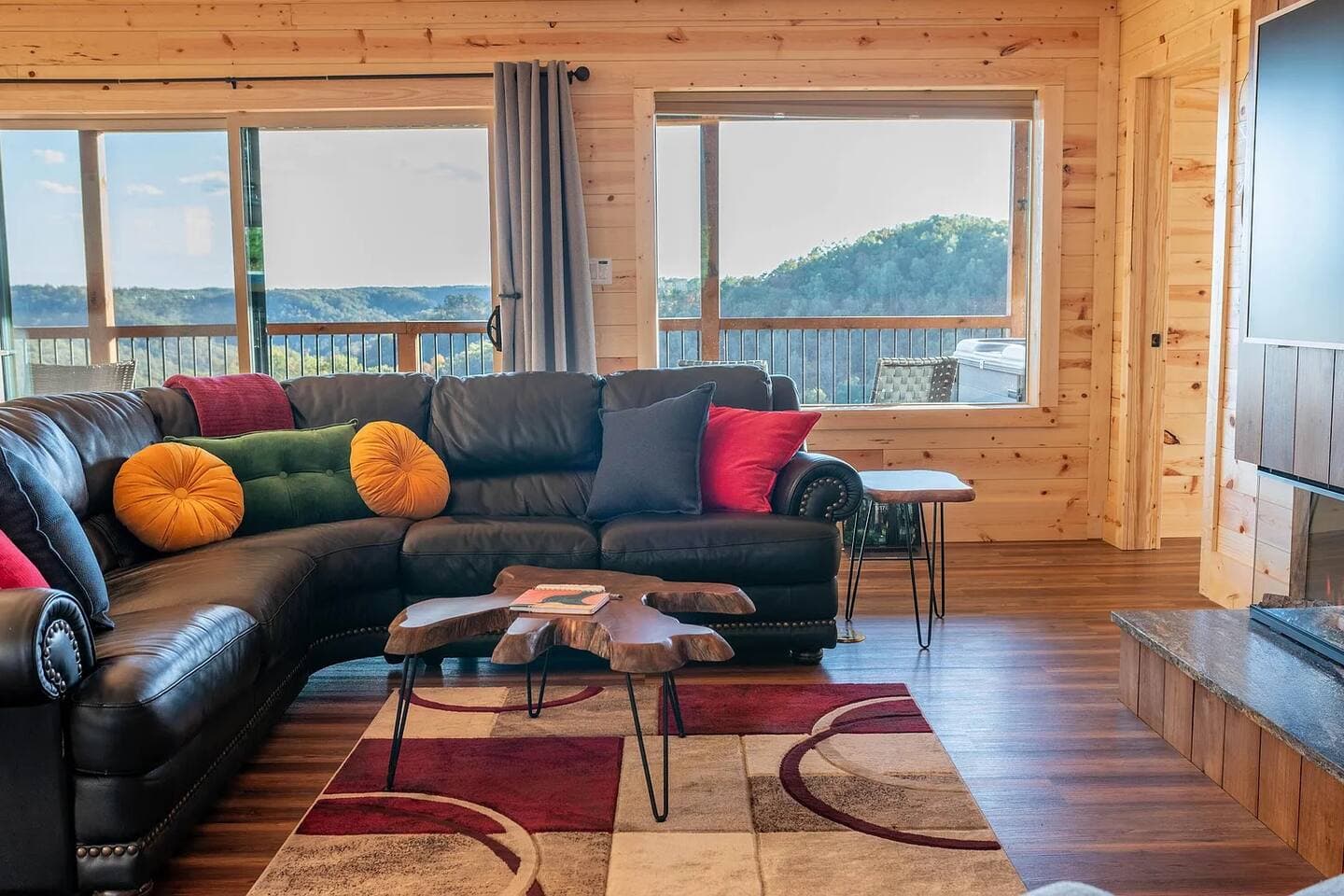 Skybox Cabin | Panoramic Gorge Views + Hot Tub — photo 75 of 100