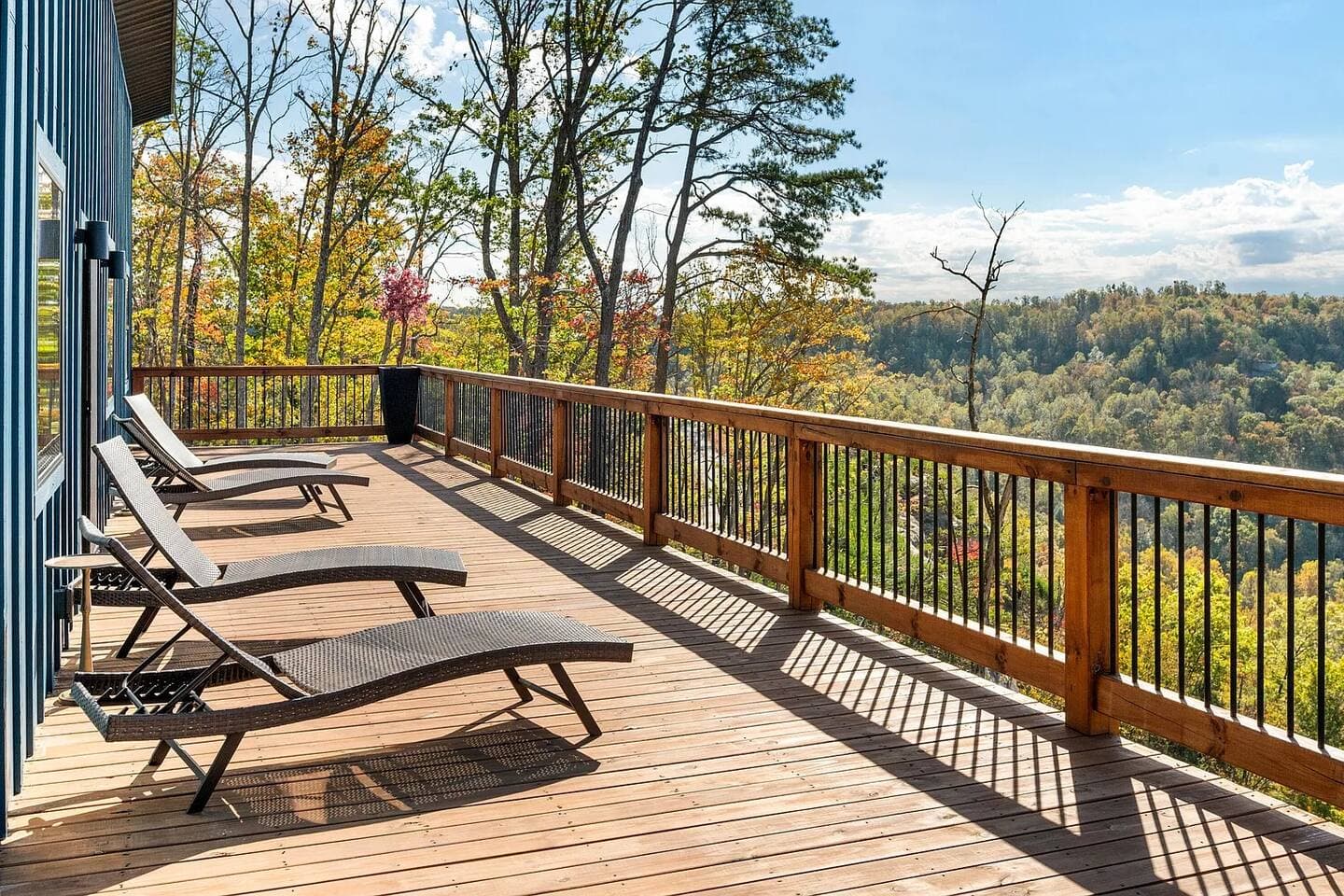 Skybox Cabin | Panoramic Gorge Views + Hot Tub — photo 51 of 100