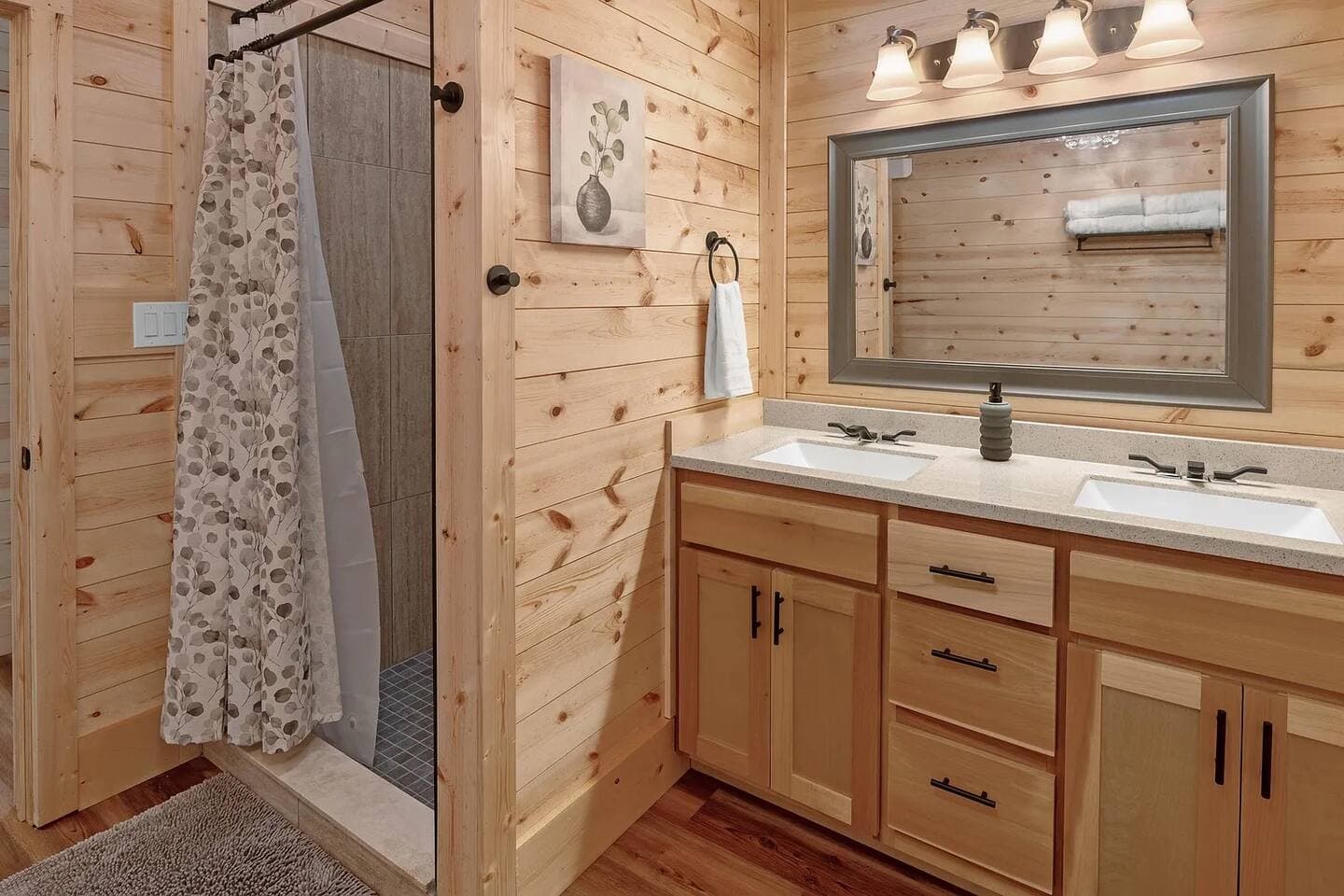 Skybox Cabin | Panoramic Gorge Views + Hot Tub — photo 80 of 100