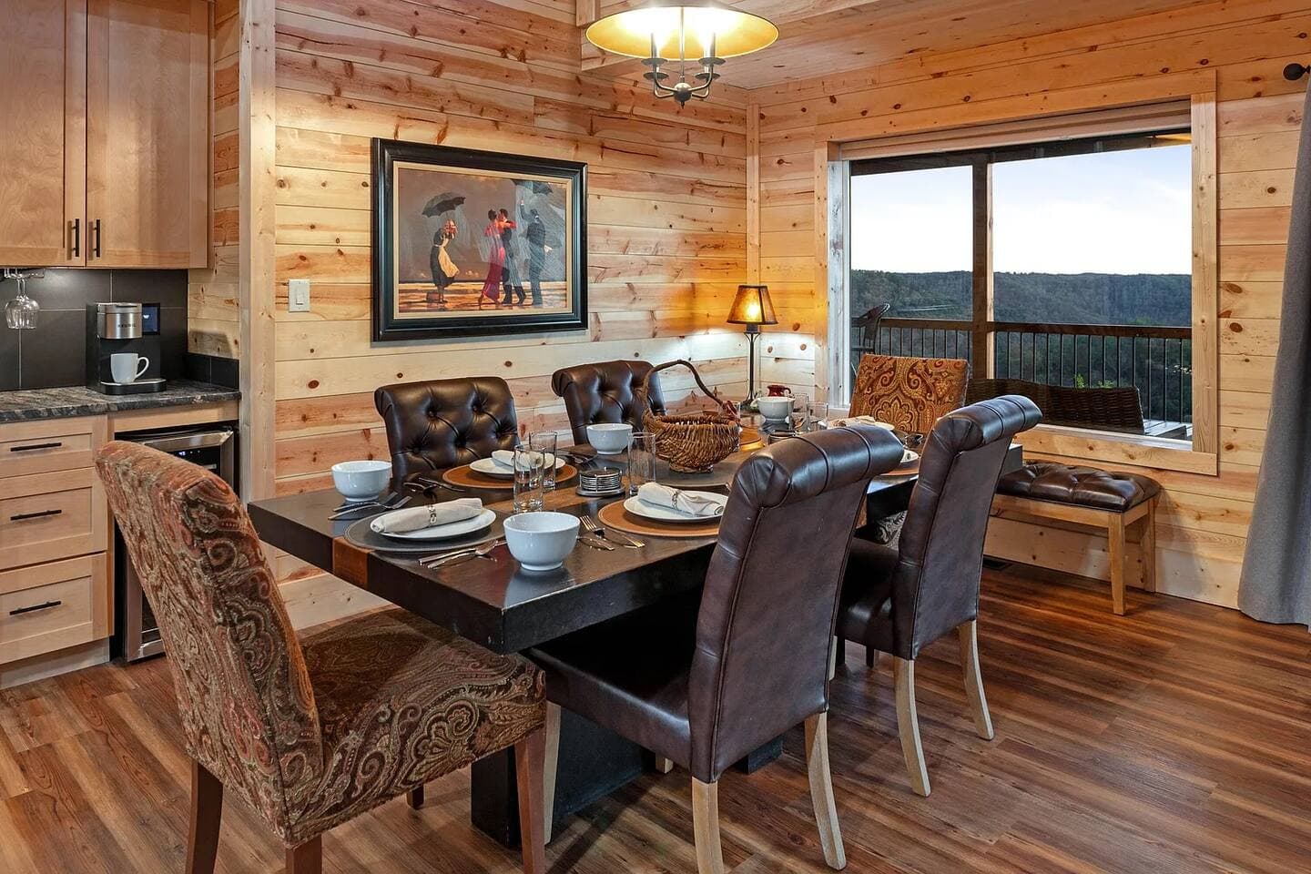 Skybox Cabin | Panoramic Gorge Views + Hot Tub — photo 10 of 100