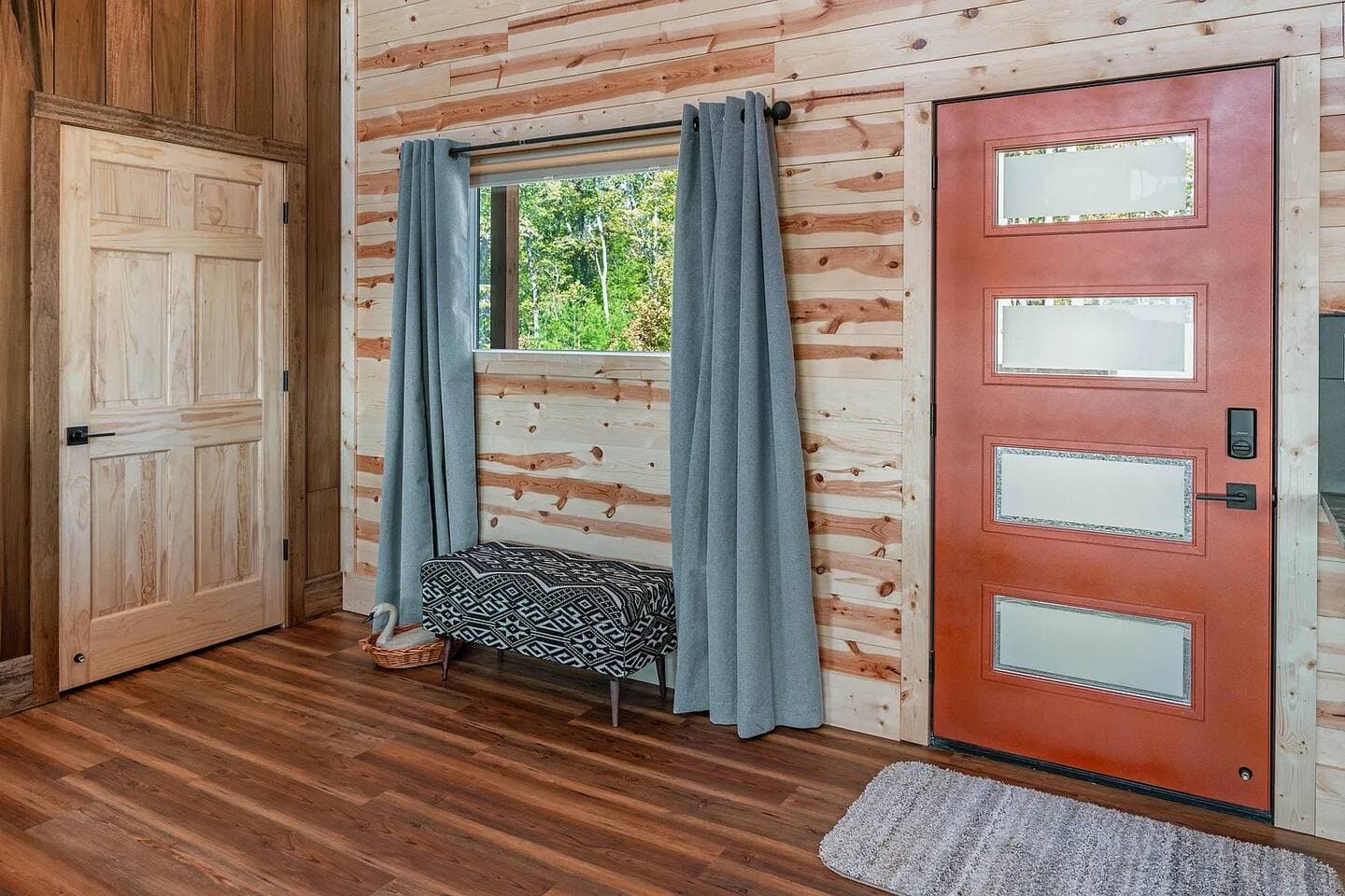 Skybox Cabin | Panoramic Gorge Views + Hot Tub — photo 74 of 100