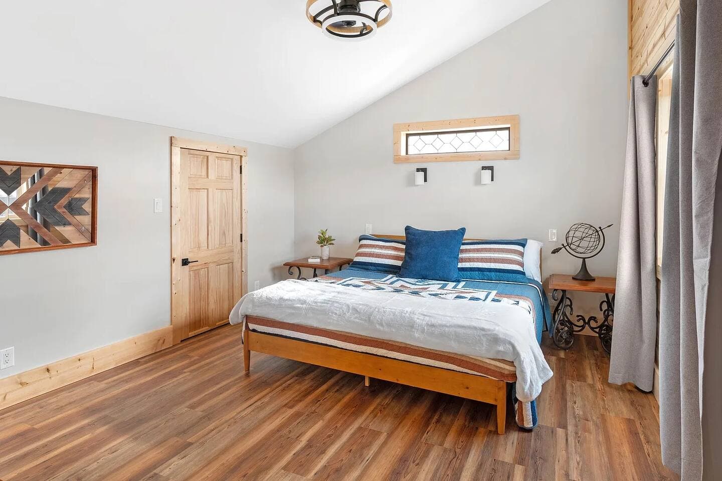 Skybox Cabin | Panoramic Gorge Views + Hot Tub — photo 99 of 100