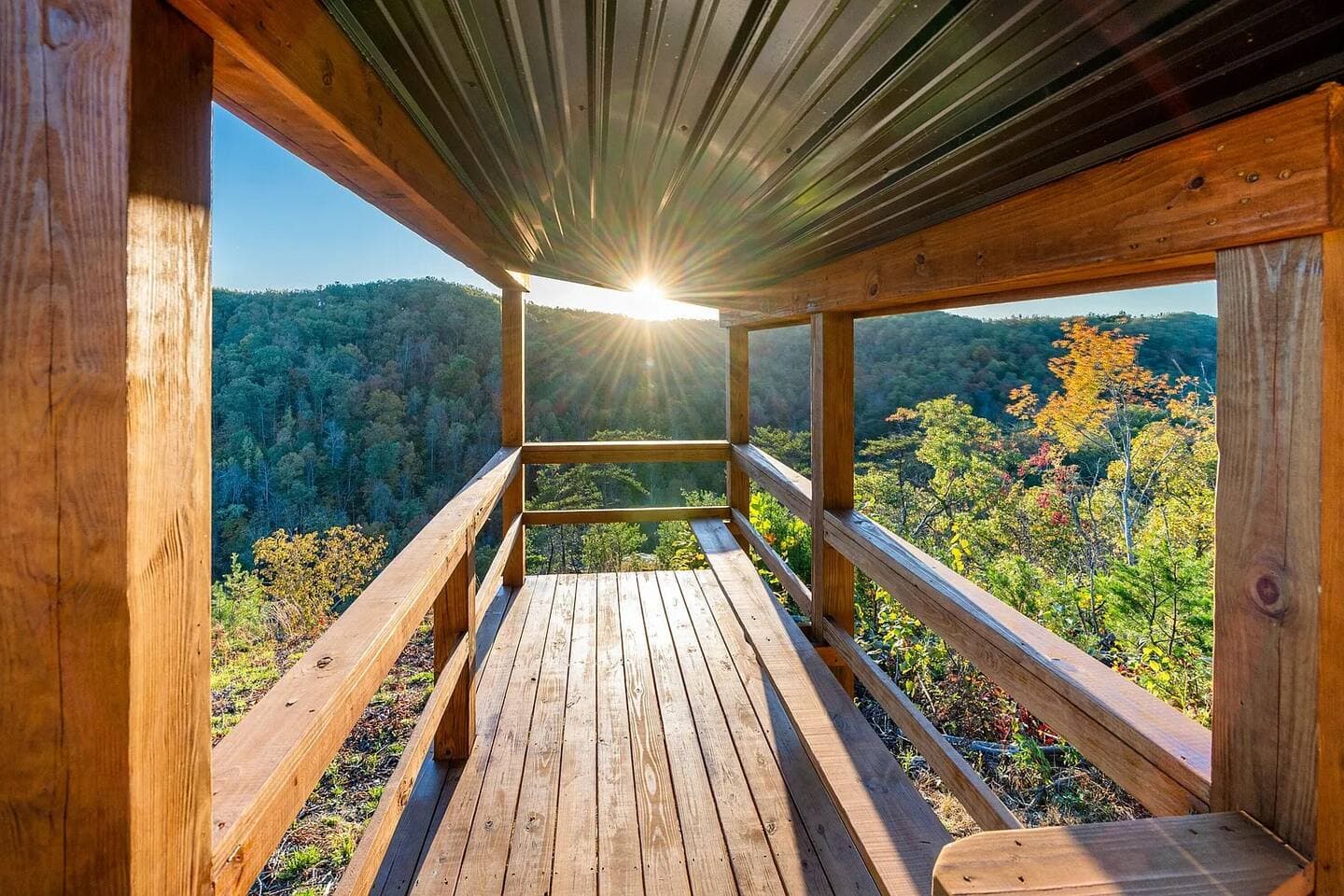 Skybox Cabin | Panoramic Gorge Views + Hot Tub — photo 43 of 100
