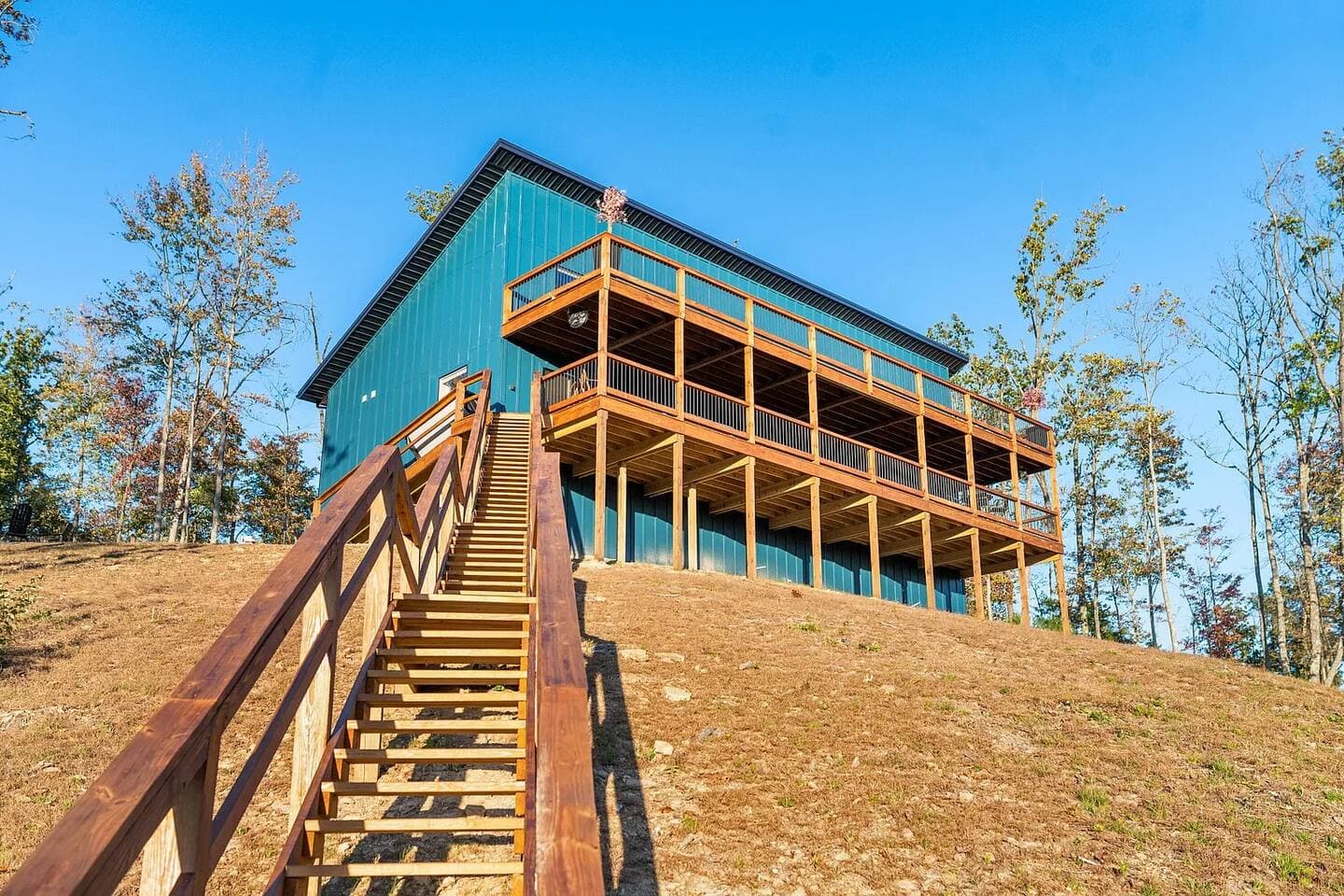 Skybox Cabin | Panoramic Gorge Views + Hot Tub — photo 12 of 100